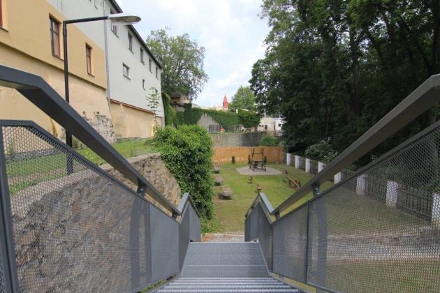 pruchod do parku maly heulos JIHLAVA 2